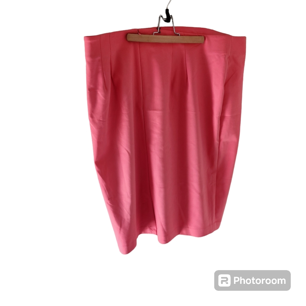 Lane Bryant pink skirt. Double weave fabric with great stretch.  Size 26.